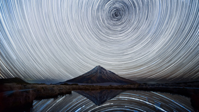A maunga under whetu